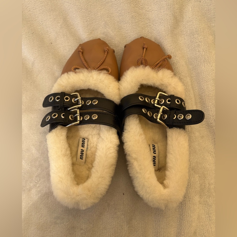 Miu Miu Tan Leather & Black Buckle Shearling ballet flats size 36